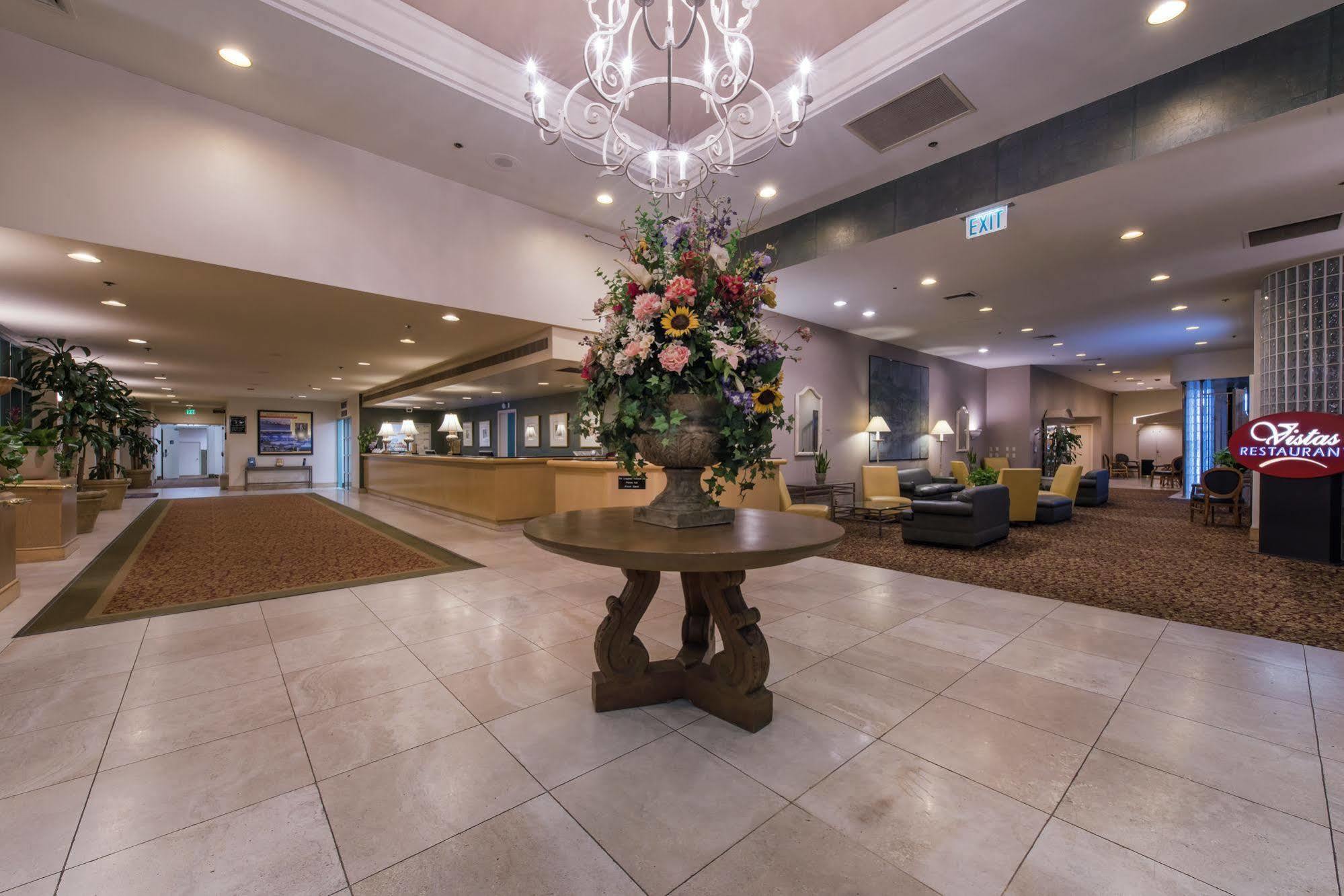 Grand Vista Hotel Simi Valley Eksteriør billede