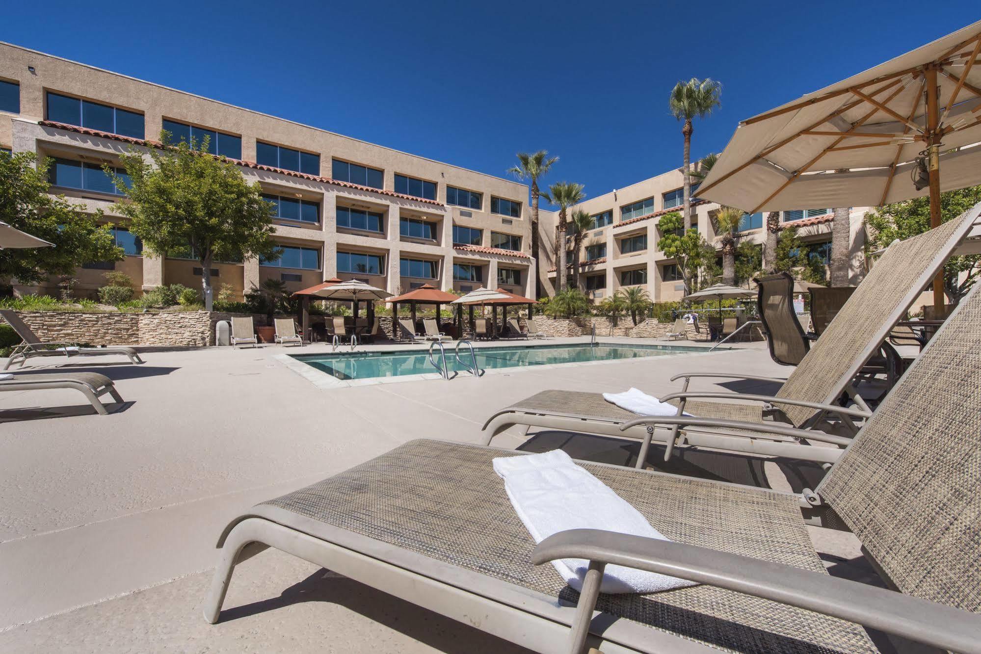Grand Vista Hotel Simi Valley Eksteriør billede