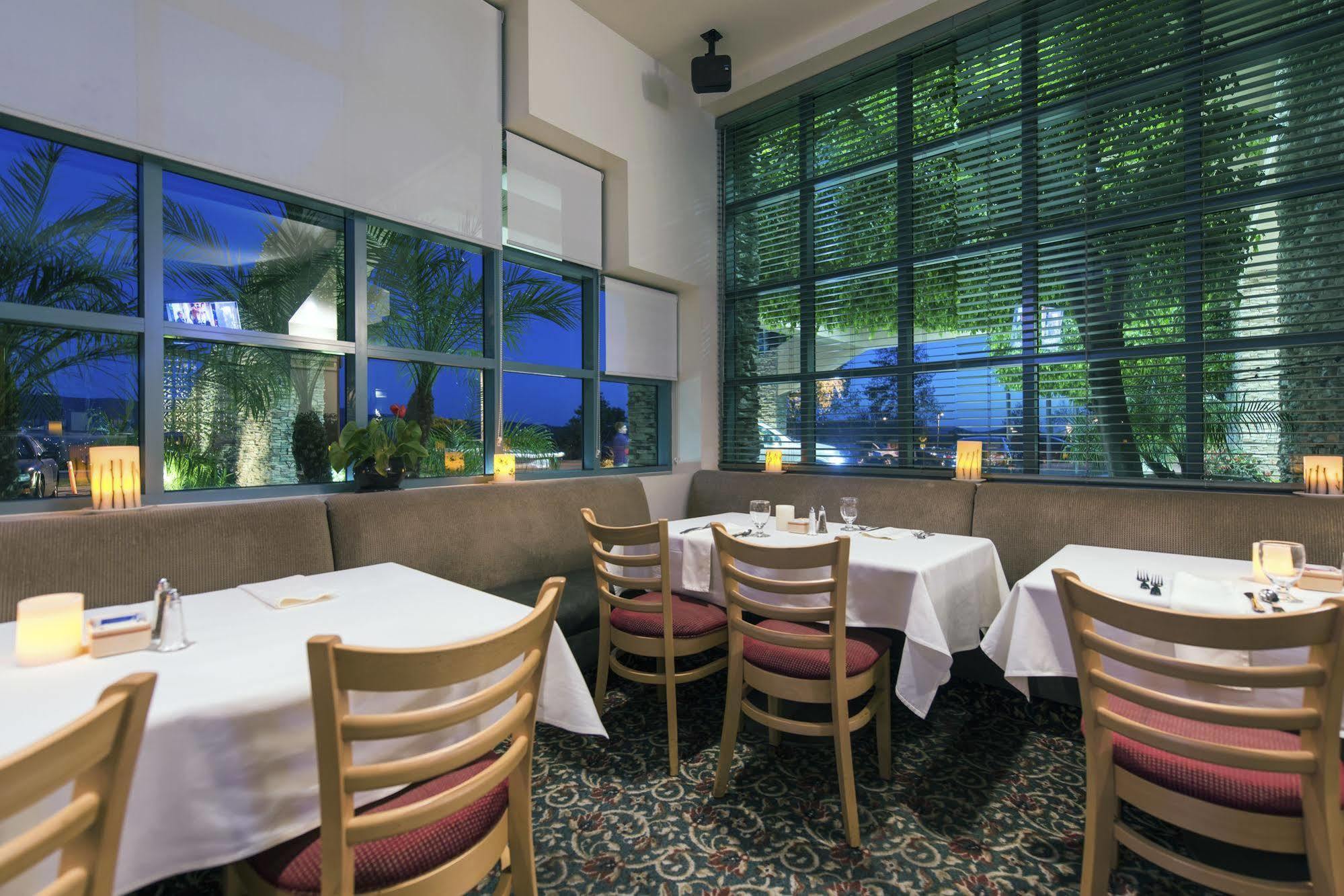 Grand Vista Hotel Simi Valley Eksteriør billede