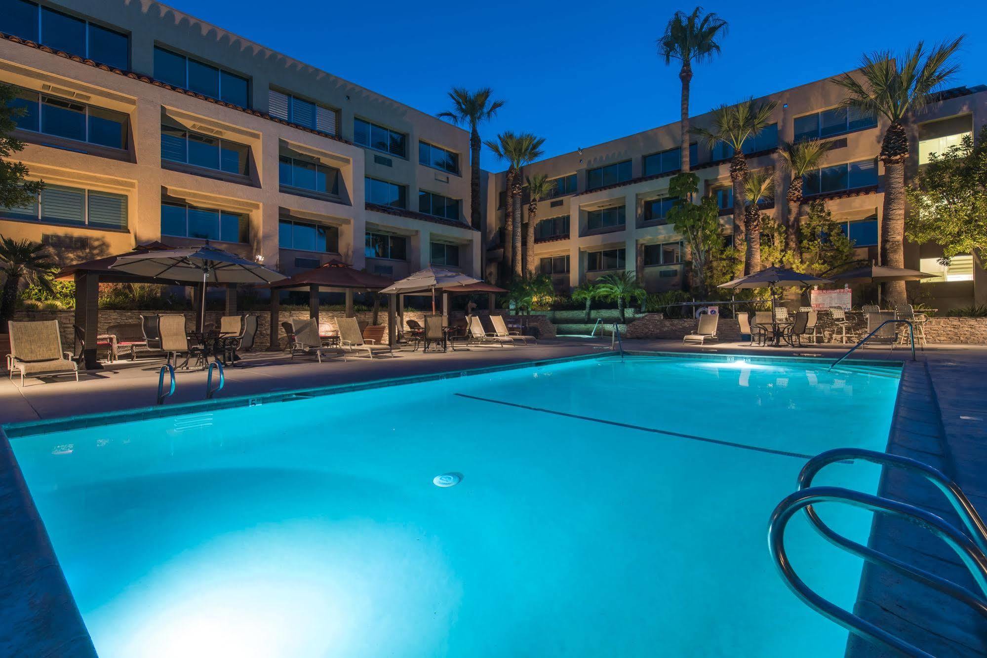 Grand Vista Hotel Simi Valley Eksteriør billede